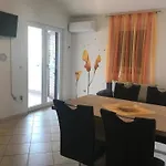 Apartman In With Balcony, Air Conditioning, Wifi, Washing Machine 3590-1