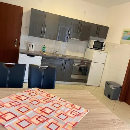 In With Balcony, Air Conditioning, Wifi, Washing Machine 3590-1