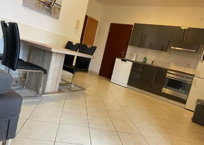 Apartament In With Balcony, Air Conditioning, Wifi, Washing Machine 3590-1 Punat
