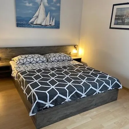 Appartement In With Balcony, Air Conditioning, Wifi, Washing Machine 3590-1 Punat