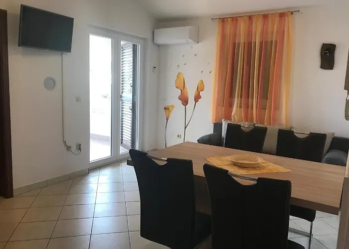 Apartman In With Balcony, Air Conditioning, Wifi, Washing Machine 3590-1