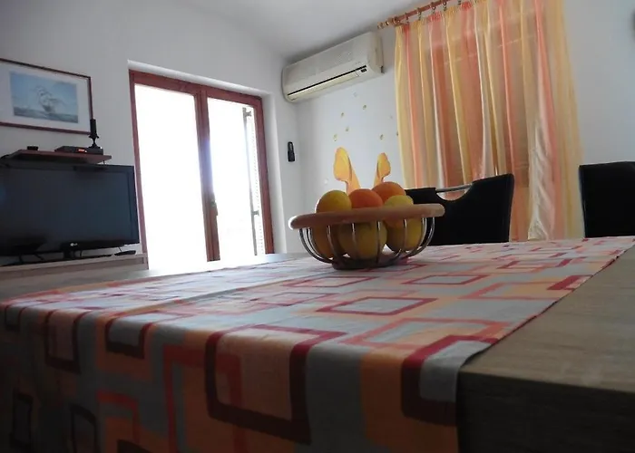 In With Balcony, Air Conditioning, Wifi, Washing Machine 3590-1 Apartman *