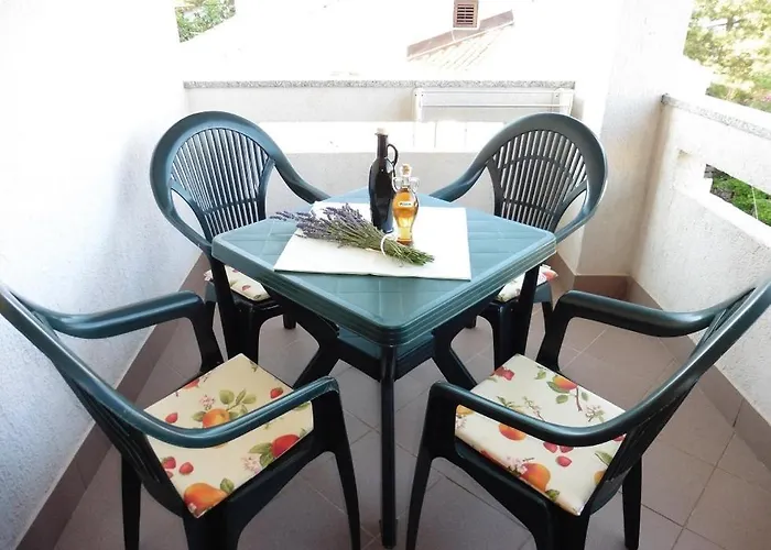 In With Balcony, Air Conditioning, Wifi, Washing Machine 3590-1 Apartman *