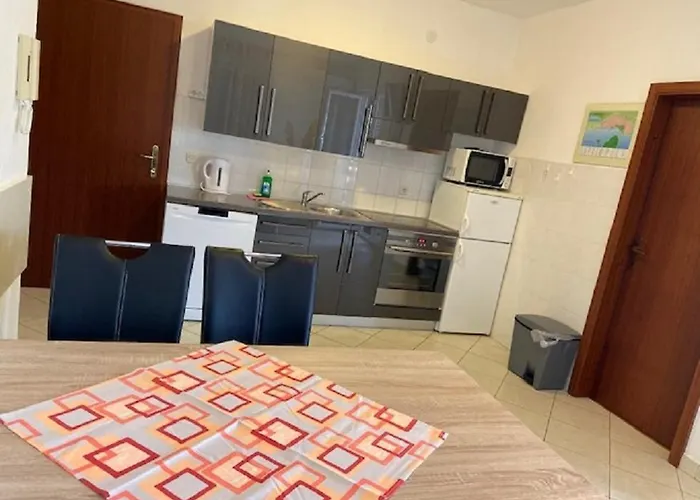 In With Balcony, Air Conditioning, Wifi, Washing Machine 3590-1
